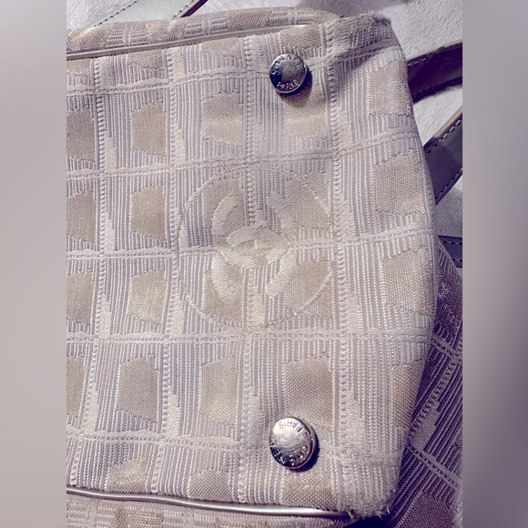 CHANEL Travel Line Tote pearlized handles - Picture 12 of 16